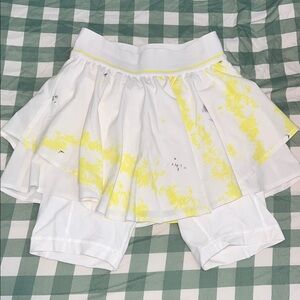 Lululemon Athletica Court Rival High-Rise Skirt in White and Yellow